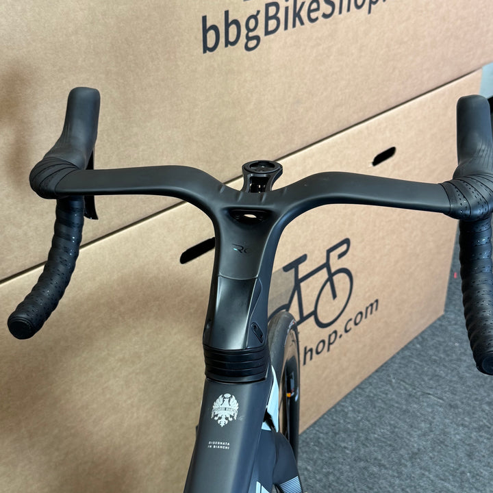 New Bianchi Oltre Pro, Dura-Ace Di2 R9200, Carbon Road Bike-2024, 59cm (58cm)