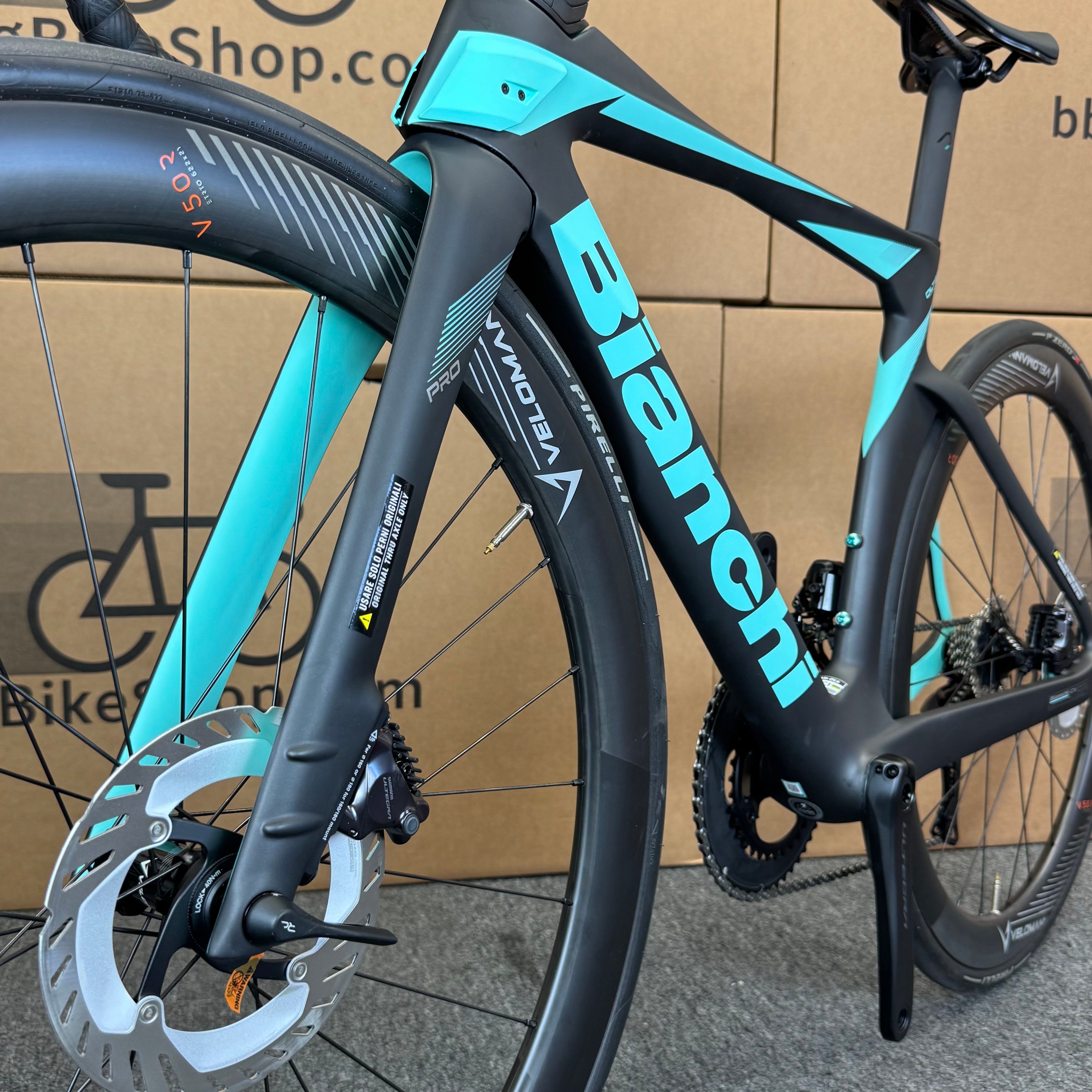 New Bianchi Oltre Pro, Ultegra Di2 12-Speed, Carbon Road Bike-2024