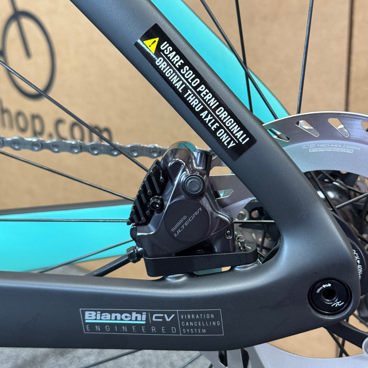 New Bianchi Oltre Pro, Ultegra Di2 12-Speed, Carbon Road Bike-2024, 47cm