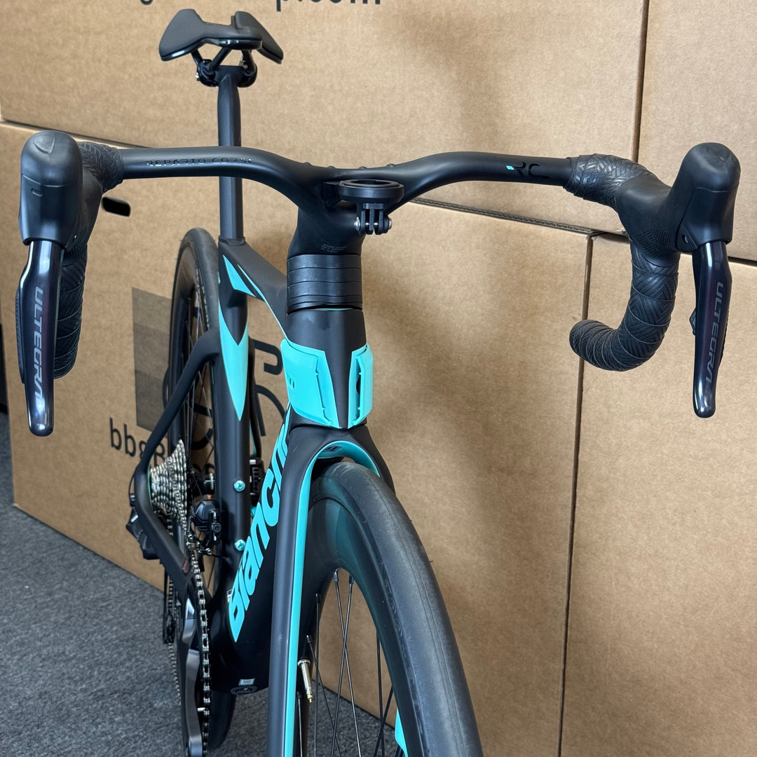 New Bianchi Oltre Pro, Ultegra Di2 12-Speed, Carbon Road Bike-2024, 47cm