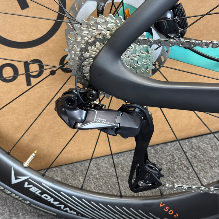 New Bianchi Oltre Pro, Ultegra Di2 12-Speed, Carbon Road Bike-2024, 47cm