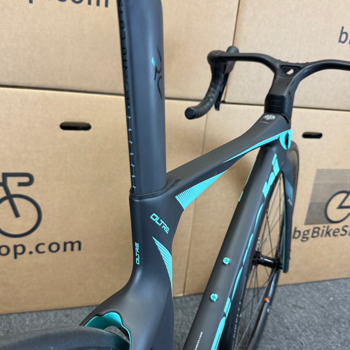 New Bianchi Oltre Pro, Ultegra Di2 12-Speed, Carbon Road Bike-2024, 47cm