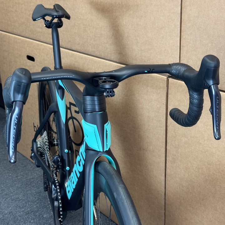 New Bianchi Oltre Pro, Ultegra Di2 12-Speed, Carbon Road Bike-2024, 50cm