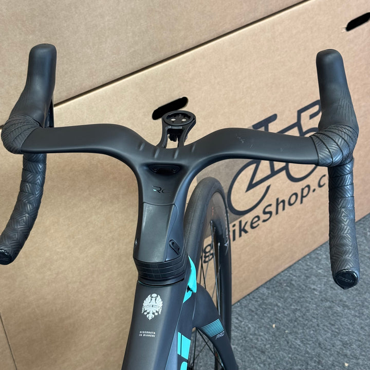 New Bianchi Oltre Pro, Ultegra Di2 12-Speed, Carbon Road Bike-2024, 50cm
