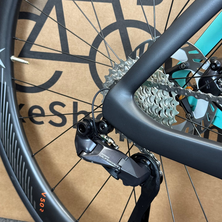 New Bianchi Oltre Pro, Ultegra Di2 12-Speed, Carbon Road Bike-2024, 55cm