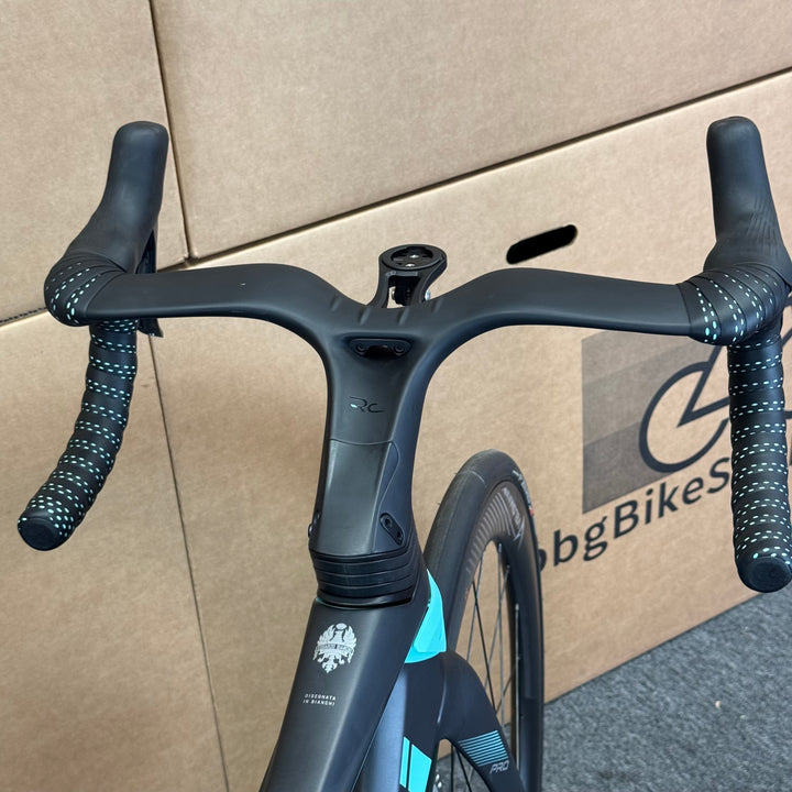 New Bianchi Oltre Pro, Ultegra Di2 12-Speed, Carbon Road Bike-2024, 55cm