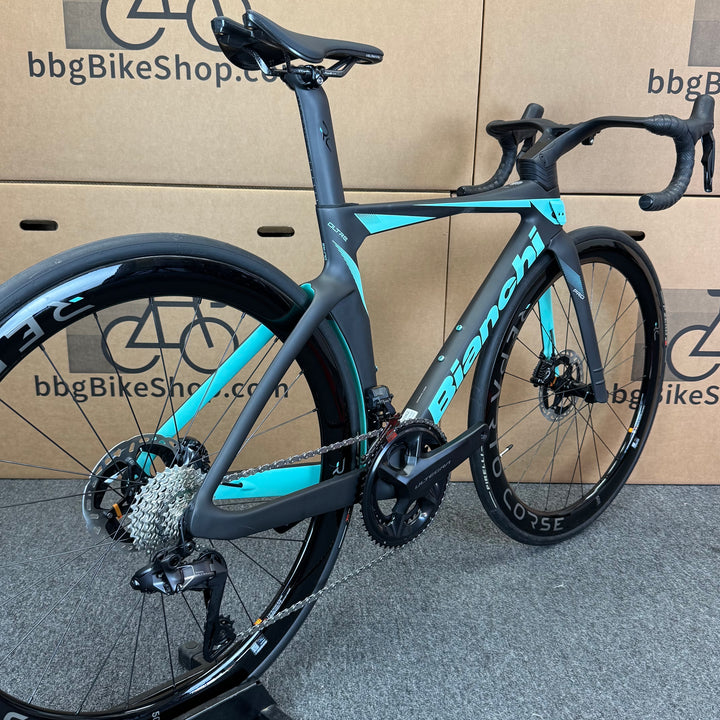 New Bianchi Oltre Pro, Ultegra Di2 12-Speed, Carbon Road Bike-2024, 47cm