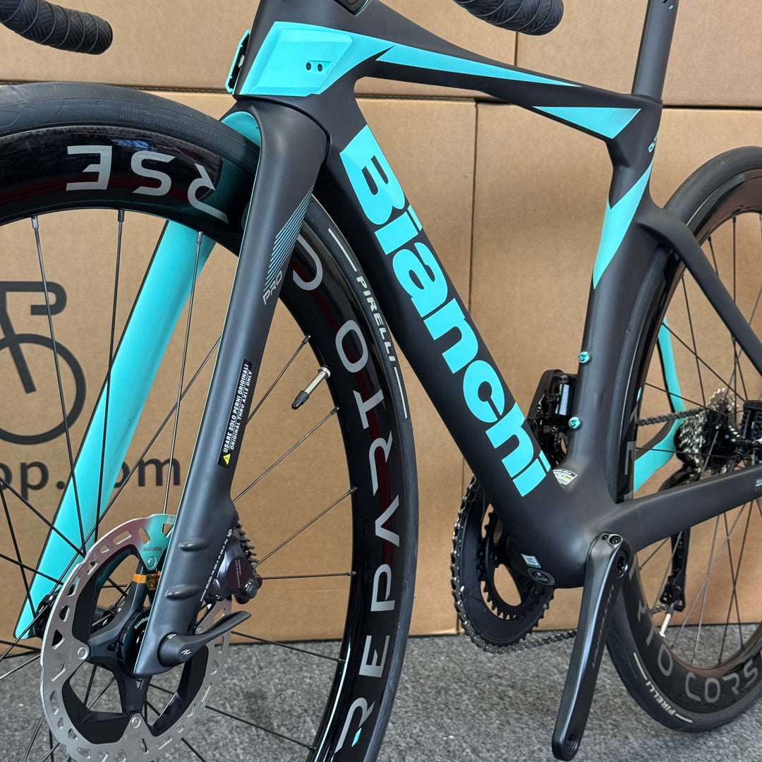 New Bianchi Oltre Pro, Ultegra Di2 12-Speed, Carbon Road Bike-2024, 47cm