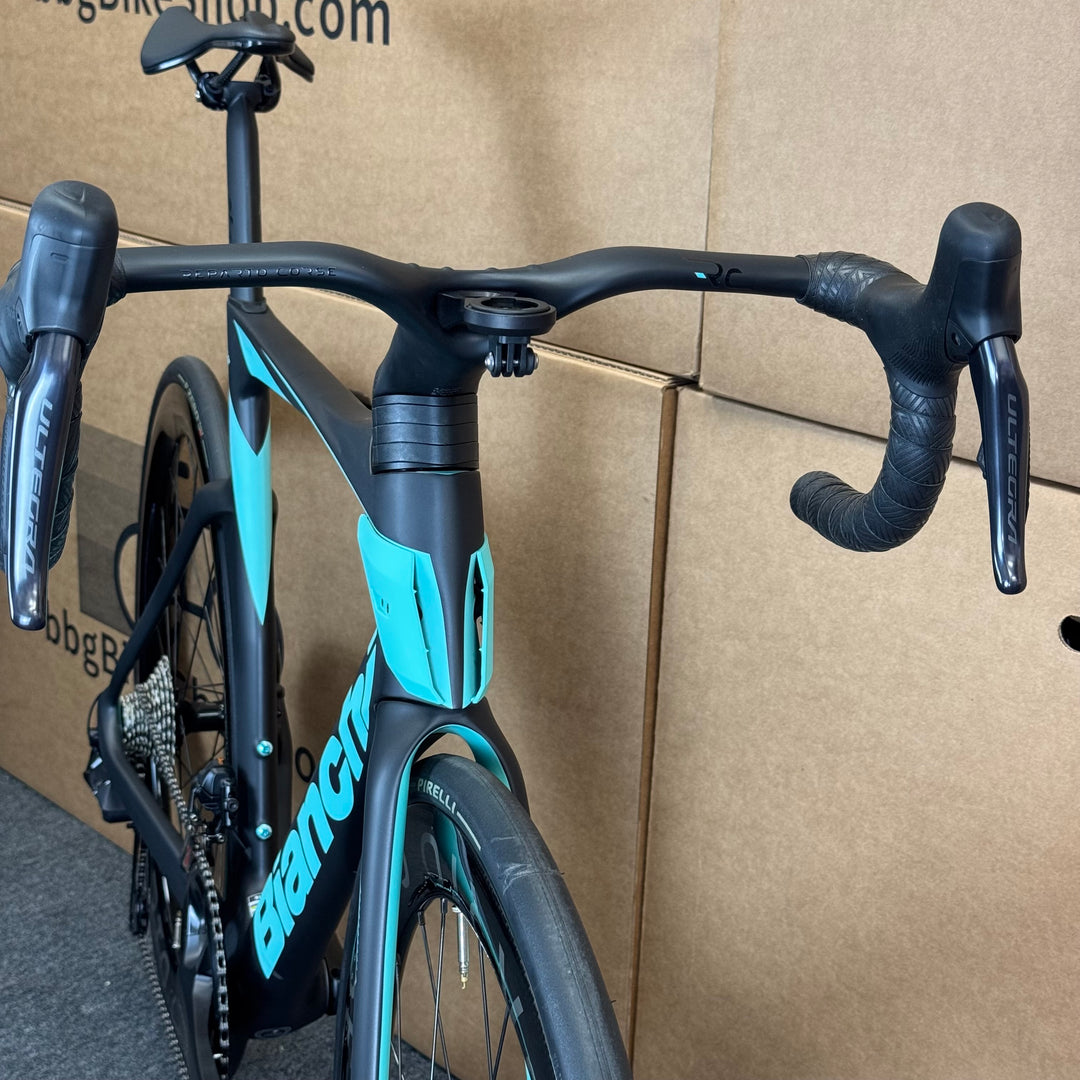 New Bianchi Oltre Pro, Ultegra Di2 12-Speed, Carbon Road Bike-2024, 55cm