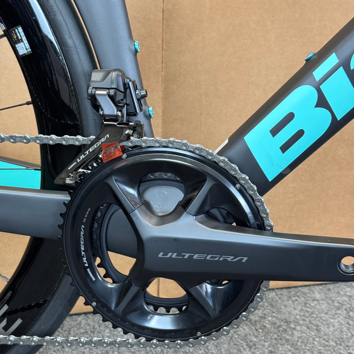 New Bianchi Oltre Pro, Ultegra Di2 12-Speed, Carbon Road Bike-2024, 55cm