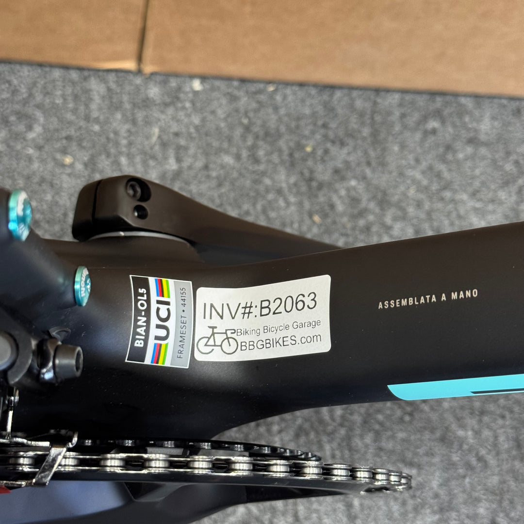 New Bianchi Oltre Pro, Ultegra Di2 12-Speed, Carbon Road Bike-2024, 55cm