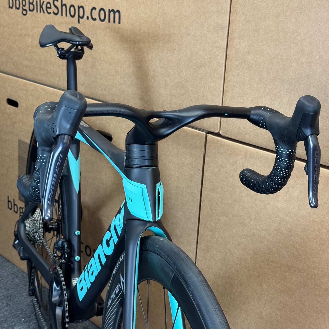 New Bianchi Oltre Pro, Ultegra Di2 12-Speed, Carbon Road Bike-2024, 50cm