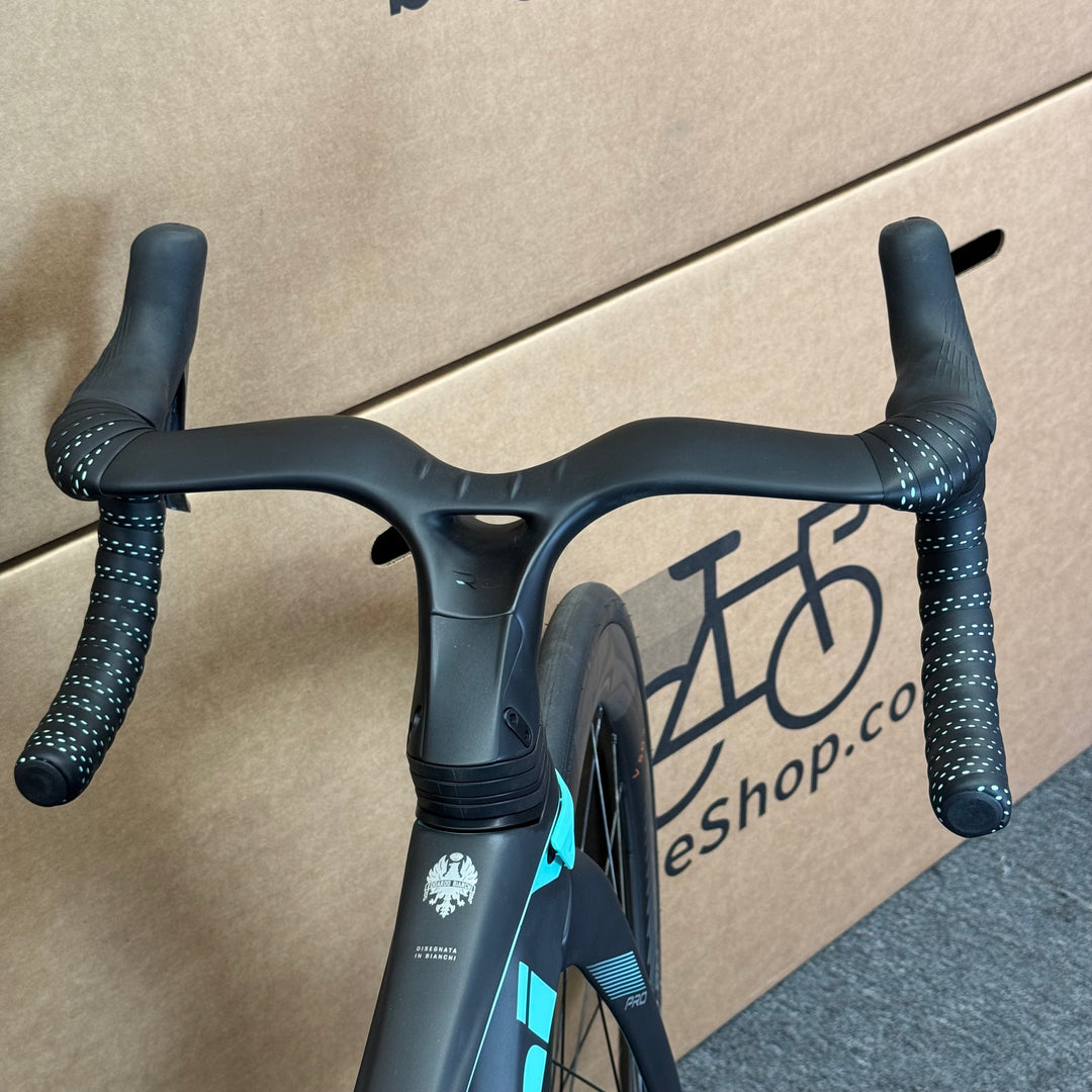 New Bianchi Oltre Pro, Ultegra Di2 12-Speed, Carbon Road Bike-2024, 50cm