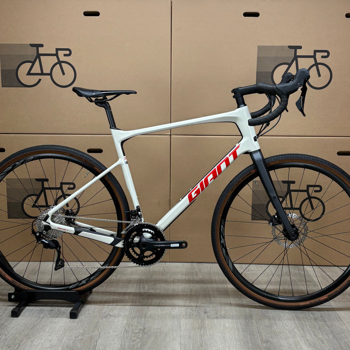 Used Giant Revolt Advanced 2, Carbon Gravel Bike, Shimano 105, 2020, XL 60cm