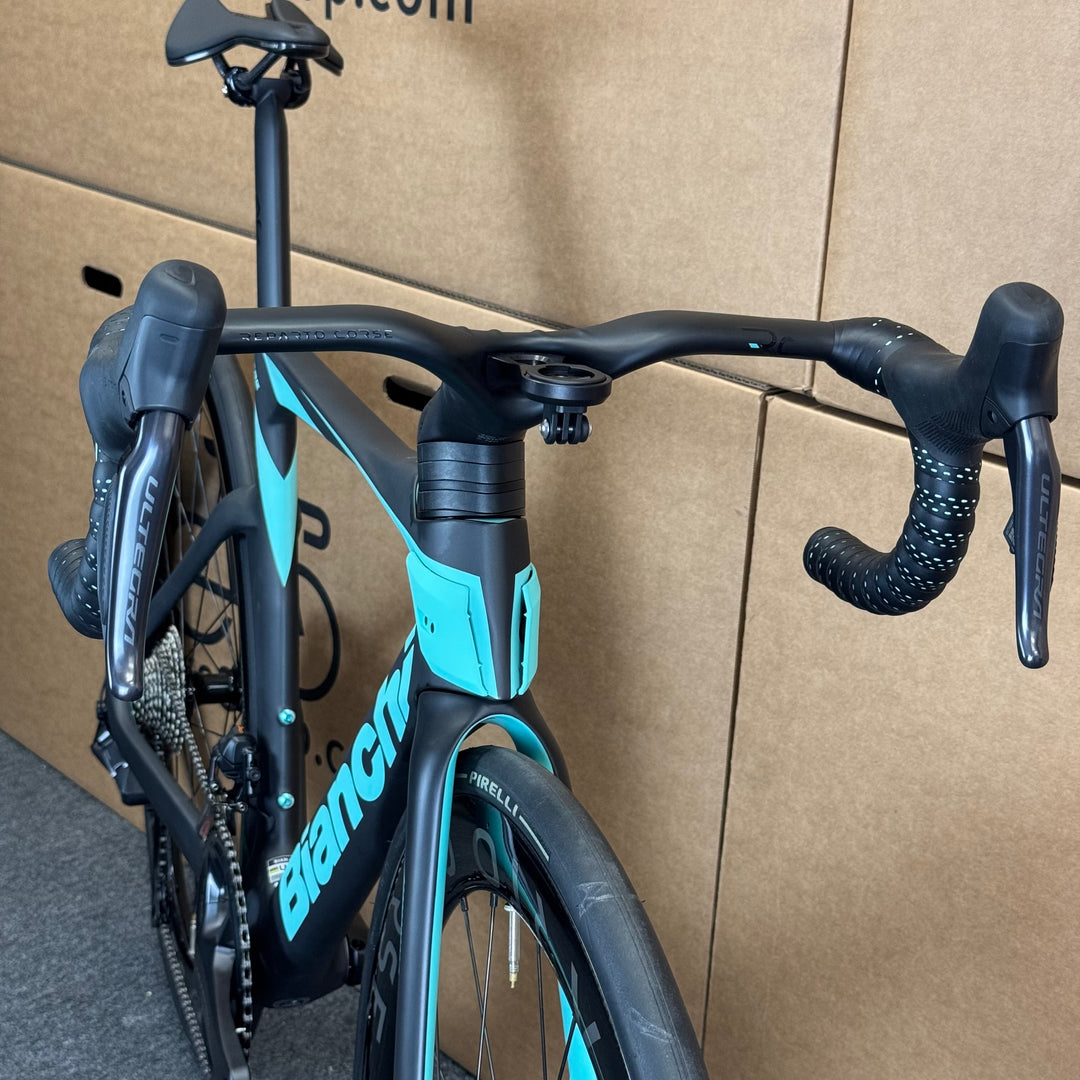New Bianchi Oltre Pro, Ultegra Di2 12-Speed, Carbon Road Bike-2024, 50cm