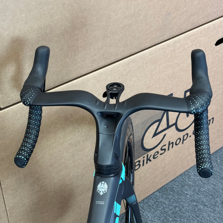 New Bianchi Oltre Pro, Ultegra Di2 12-Speed, Carbon Road Bike-2024, 50cm