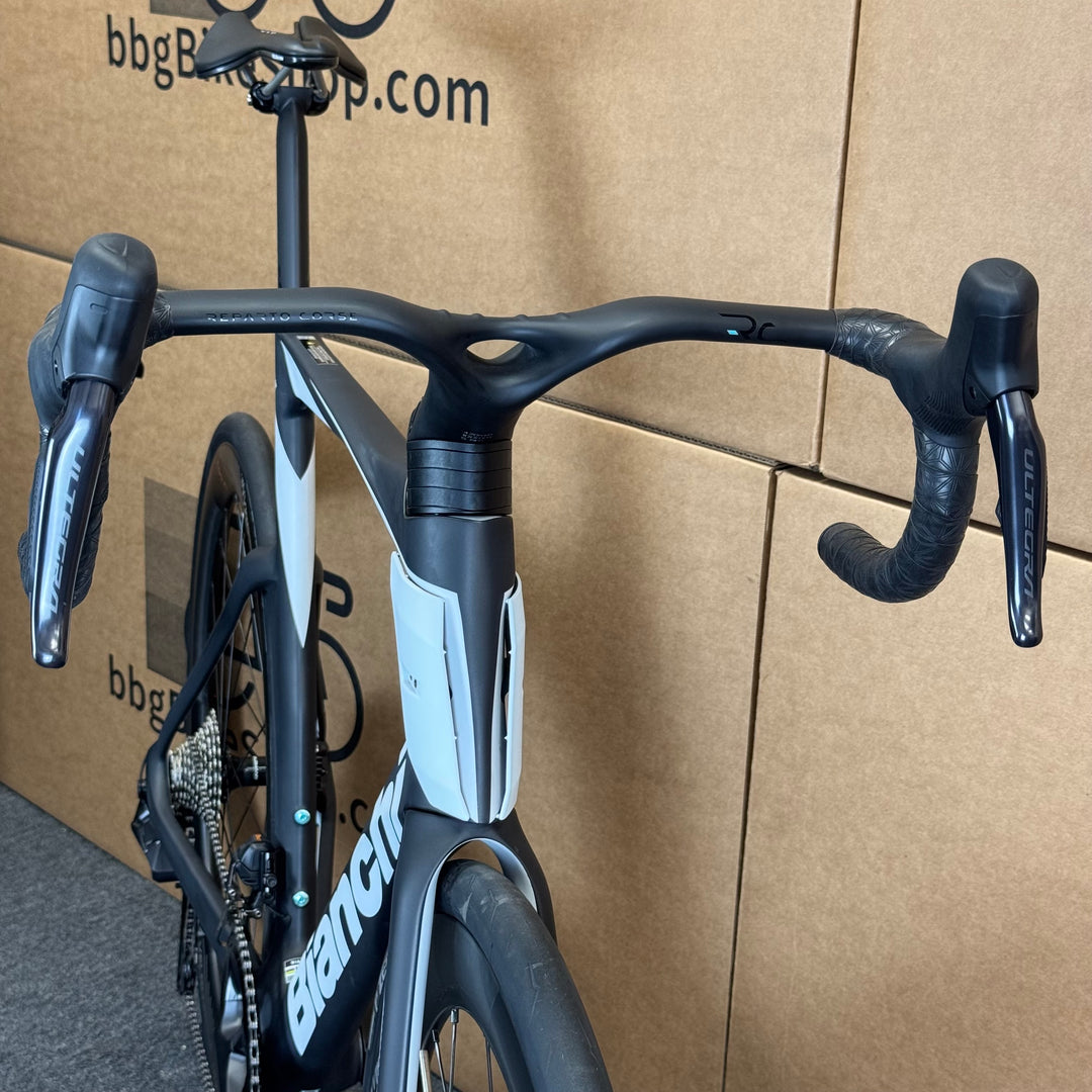 New Bianchi Oltre Pro, Ultegra Di2 12-Speed, Carbon Road Bike-2024, 59cm