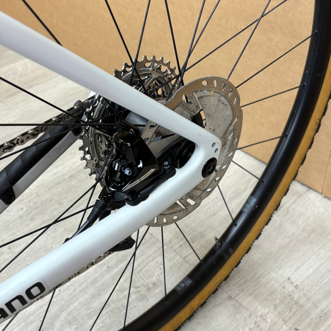 Used Specialized Diverge, Carbon Gravel Bike, SRAM Rival AXS, 56cm
