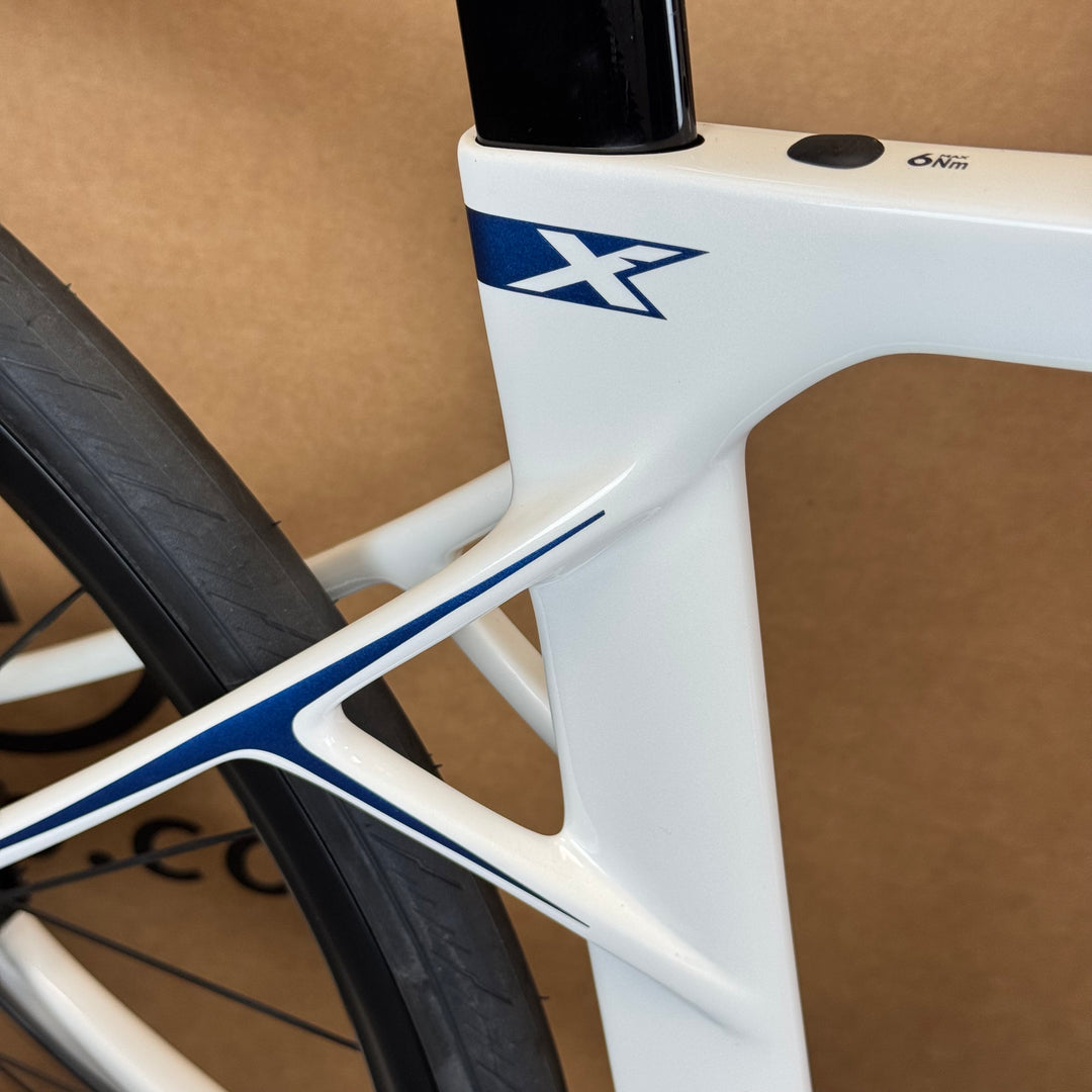 Demo Pinarello X5, 12-speed 105 Di2, Carbon Endurance Road Bike-2025, 49 (52cm)