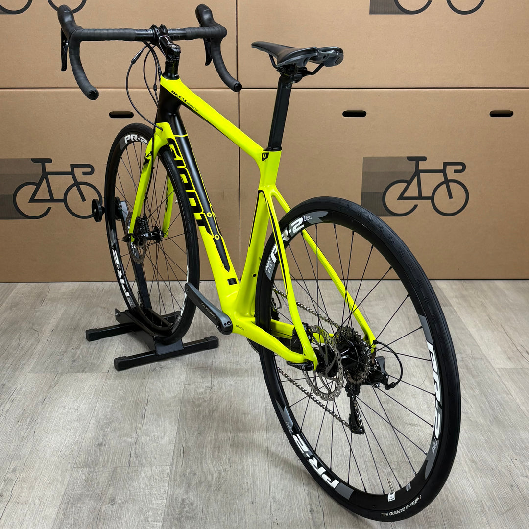 Used Giant Defy Advanced 2, Shimano Ultegra, Carbon Disc Road Bike, Medium