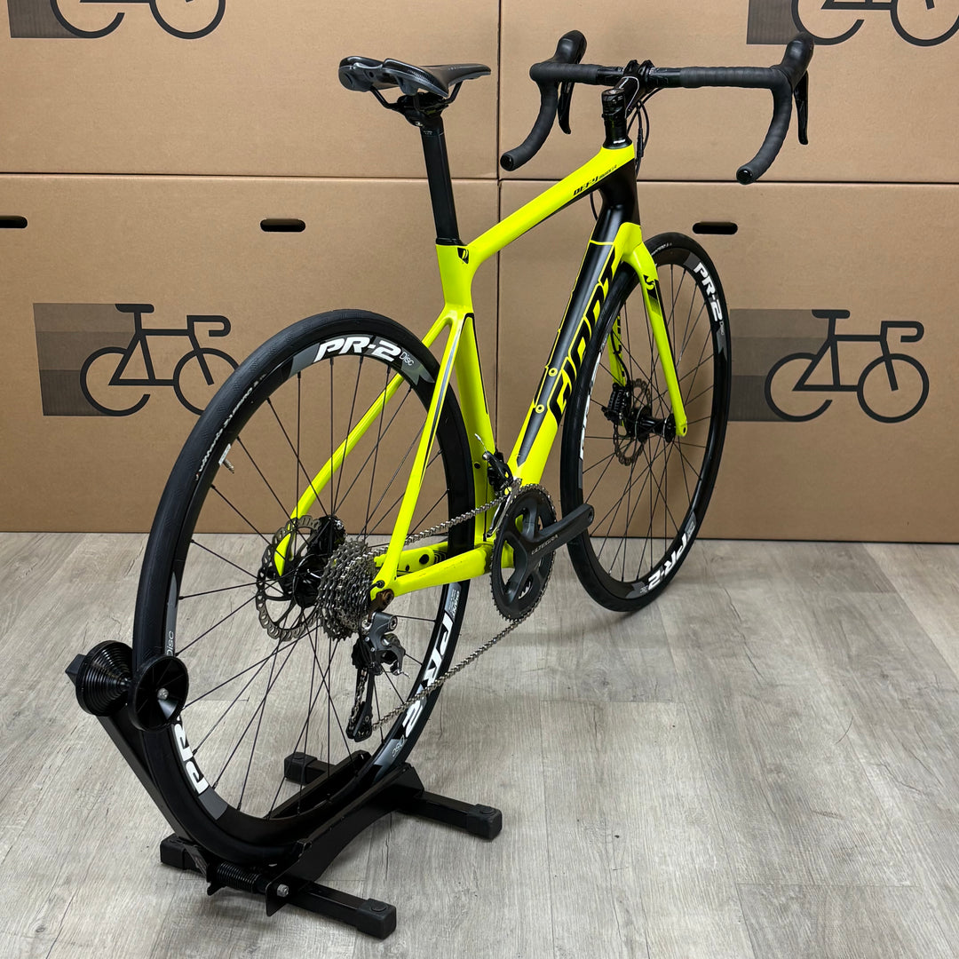 Used Giant Defy Advanced 2, Shimano Ultegra, Carbon Disc Road Bike, Medium