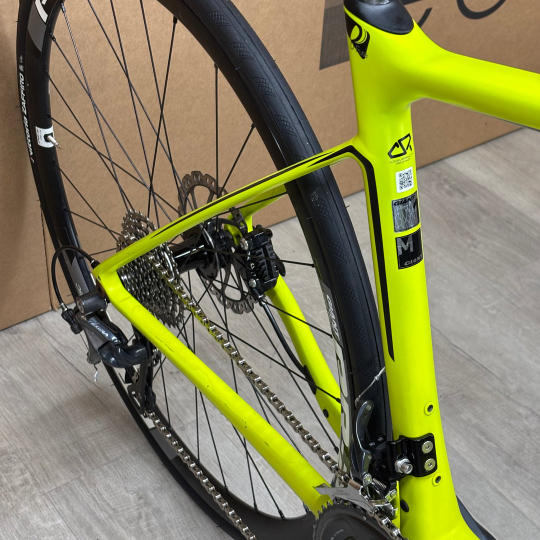 Used Giant Defy Advanced 2, Shimano Ultegra, Carbon Disc Road Bike, Medium