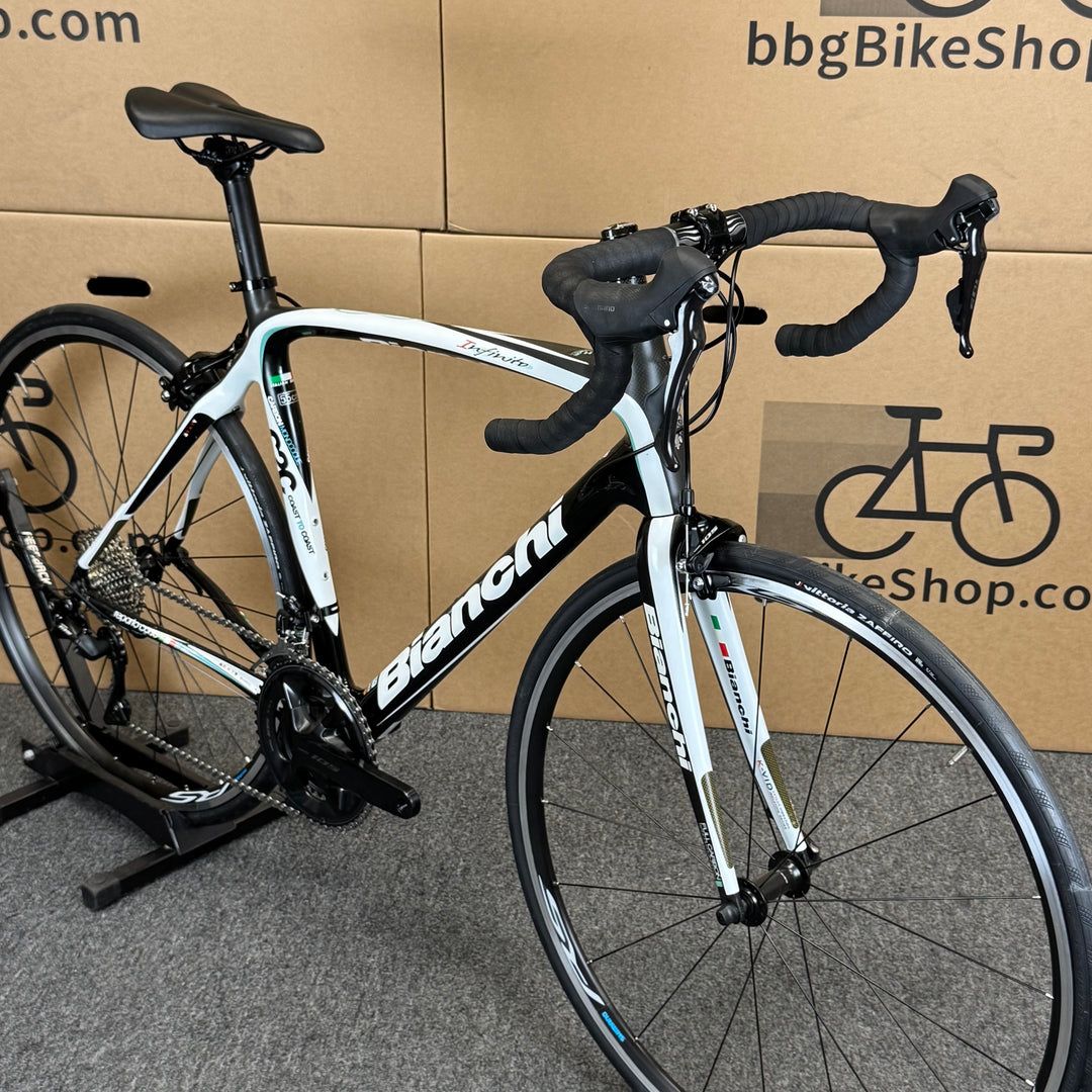 Used Bianchi Infinito, 11-speed Shimano 105, Carbon Fiber Road Bike, 55cm