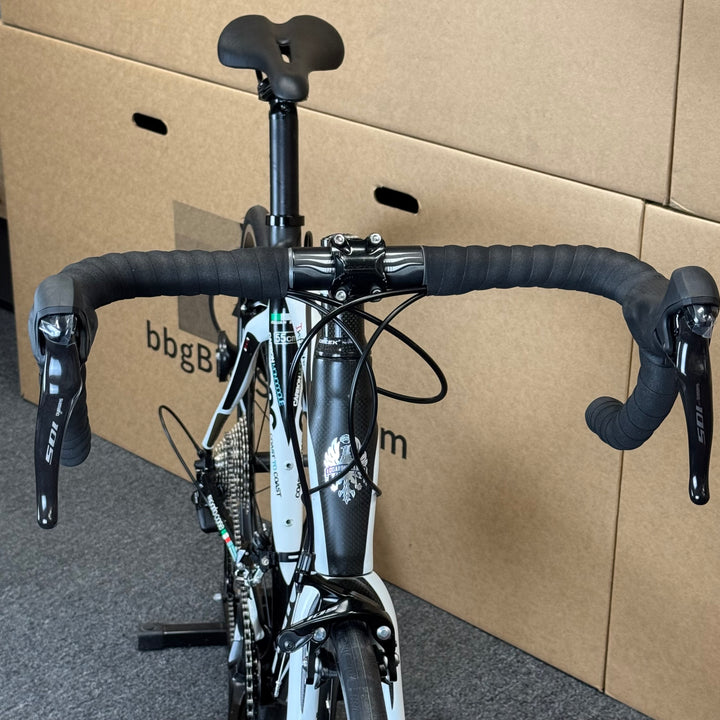 Used Bianchi Infinito, 11-speed Shimano 105, Carbon Fiber Road Bike, 55cm