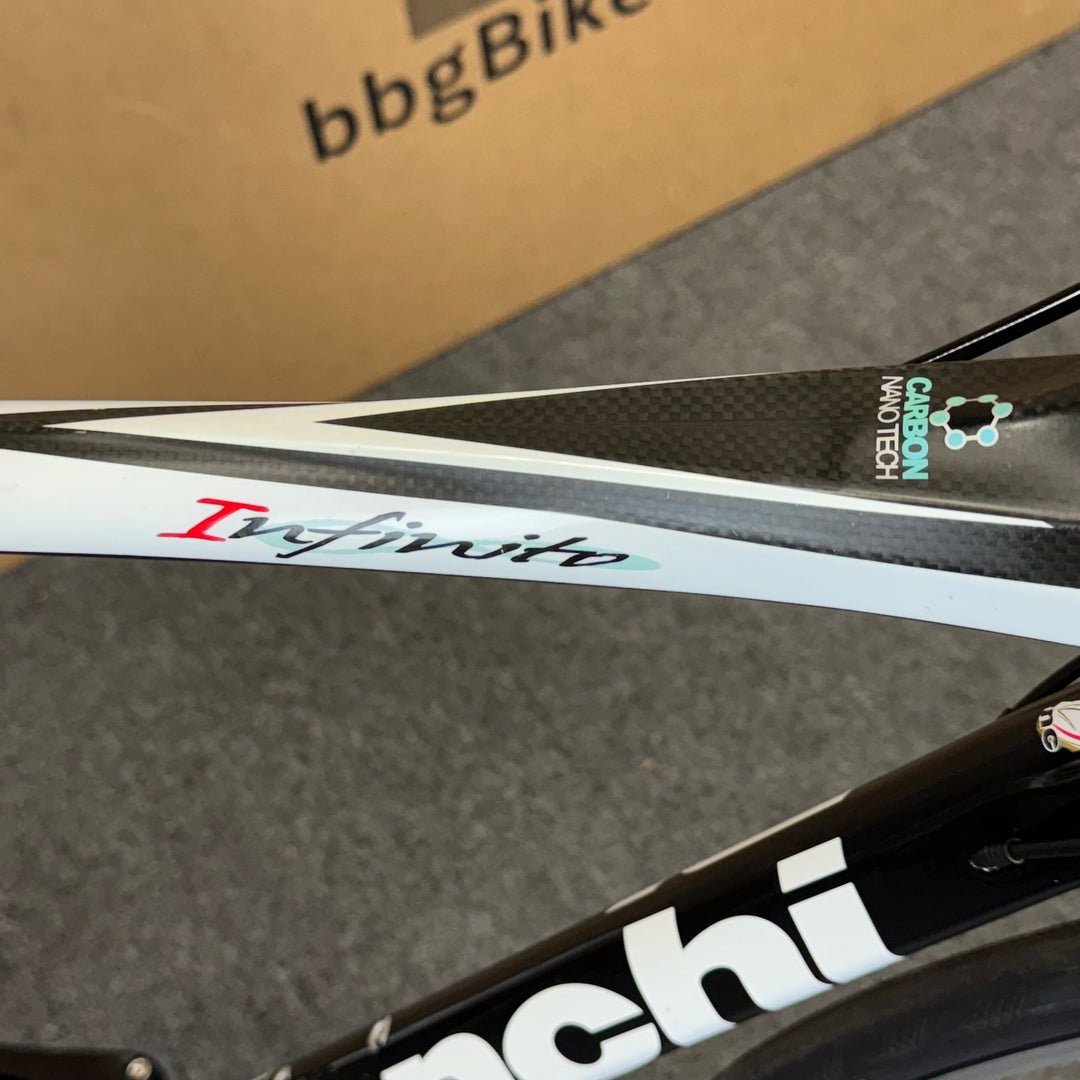 Used Bianchi Infinito, 11-speed Shimano 105, Carbon Fiber Road Bike, 55cm