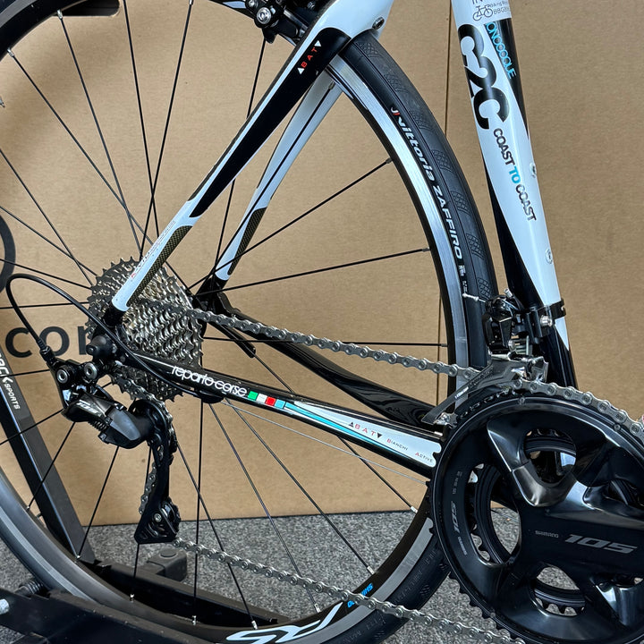 Used Bianchi Infinito, 11-speed Shimano 105, Carbon Fiber Road Bike, 55cm