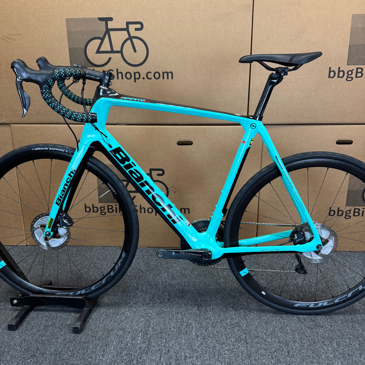 Used Bianchi Infinito CV Disc Ultegra Di2, Carbon Fiber Road Bike-2021, 61cm