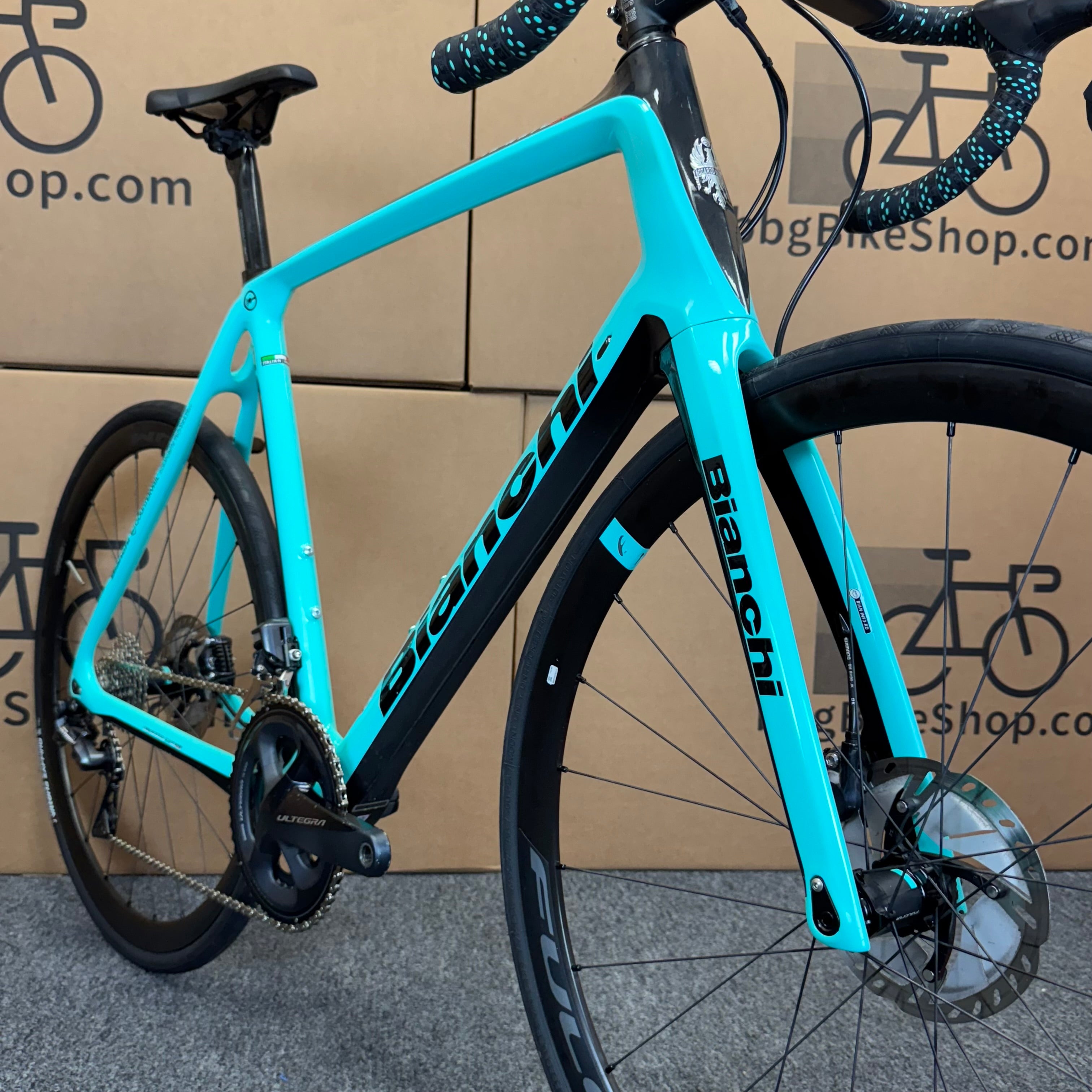 Used Bianchi Infinito CV Disc Ultegra Di2, Carbon Fiber Road