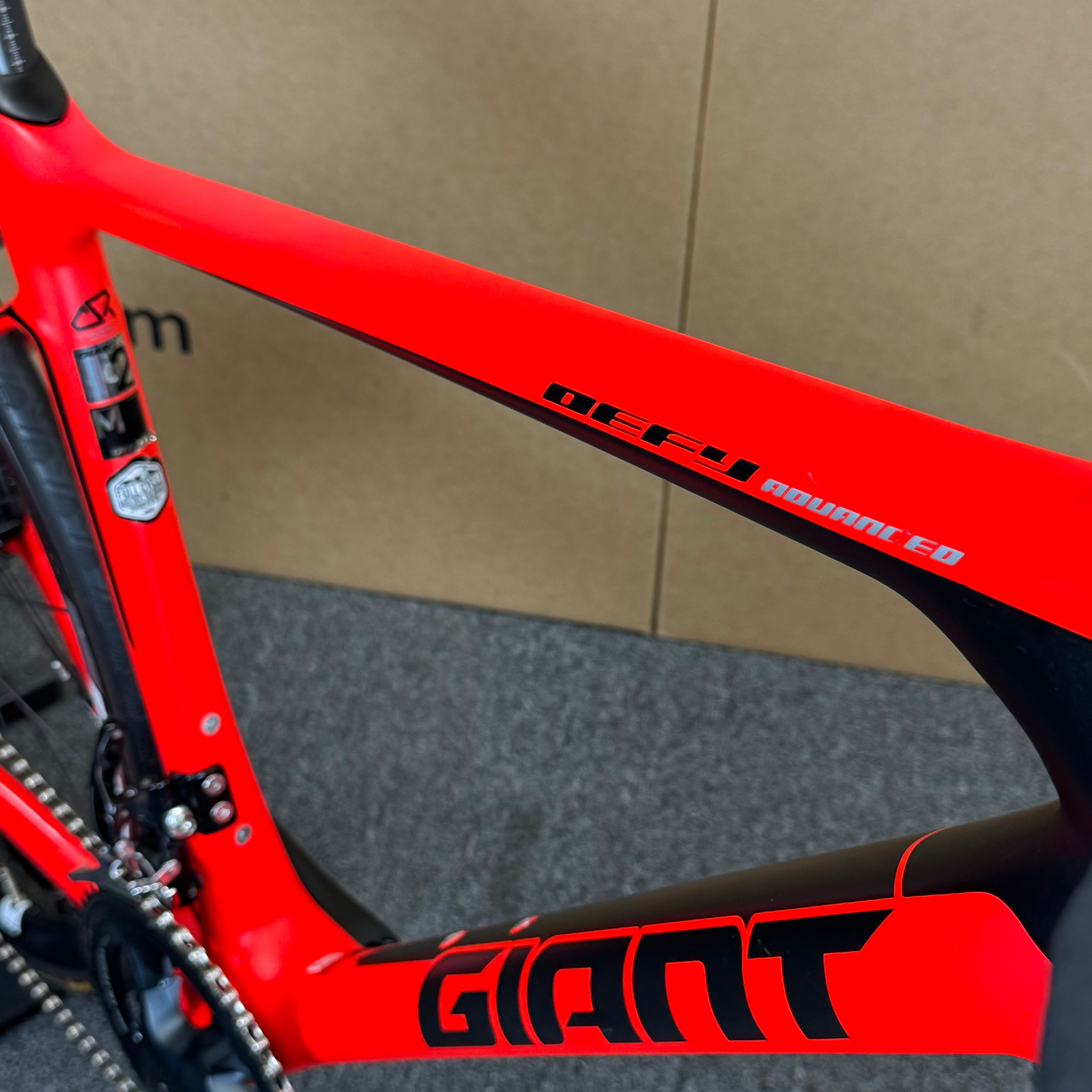 Used Giant Defy Advanced 2, Disc Road Bike Carbon, Shimano 11