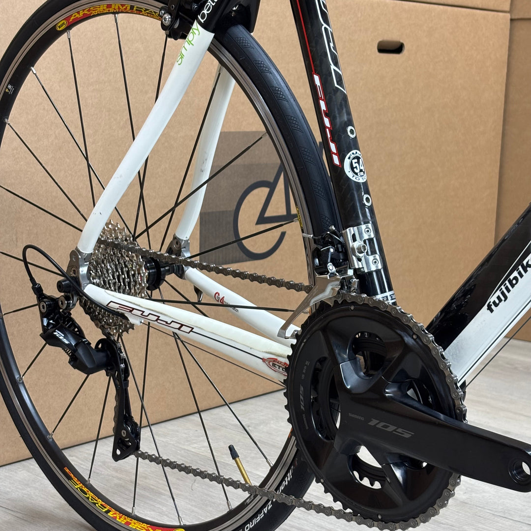 Used Fuji Team Pro, Carbon Fiber Road Bike, Shimano 105 11-Speed, 54cm