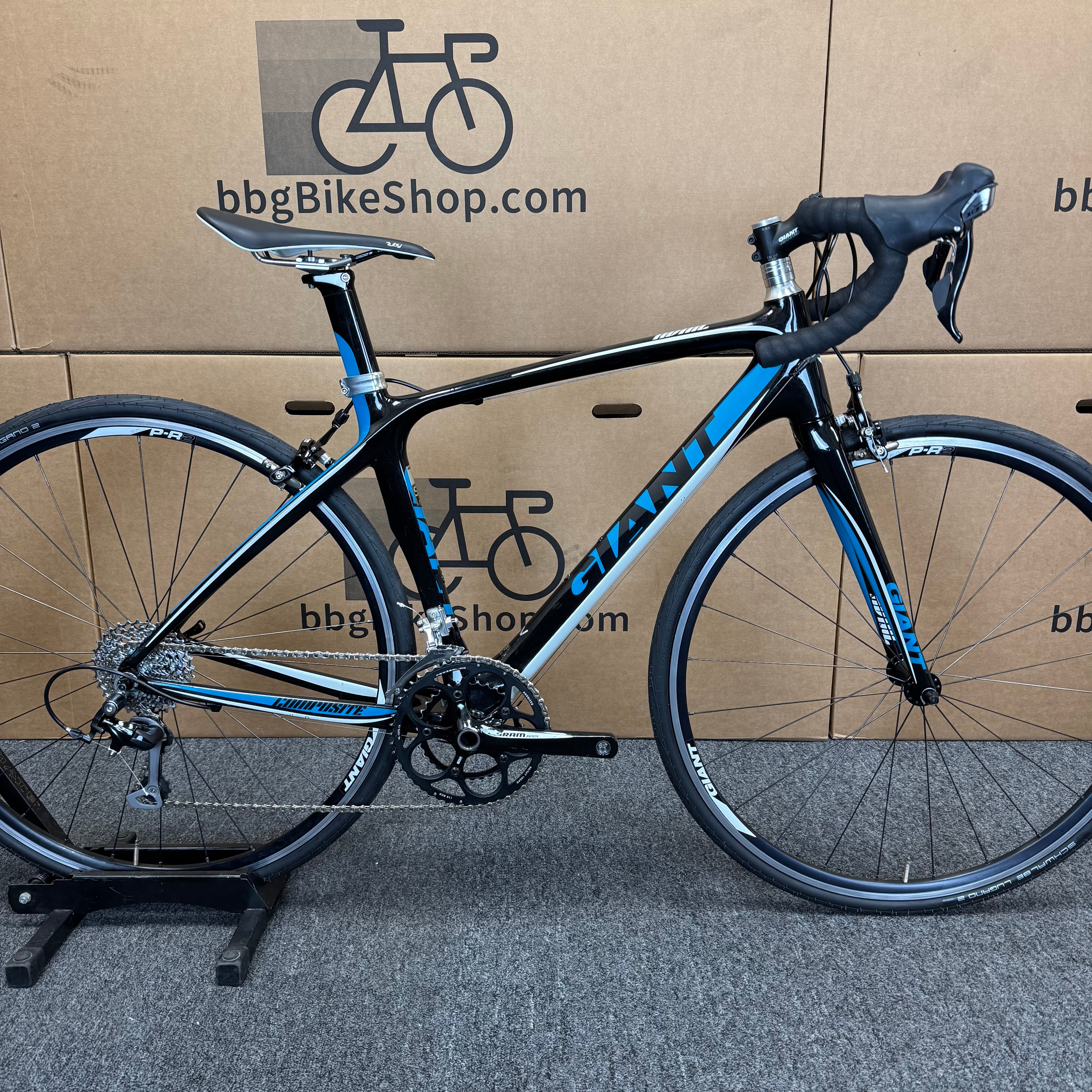 Used Giant Avail Composite 2, Women's Carbon Fiber Road Bike-2012