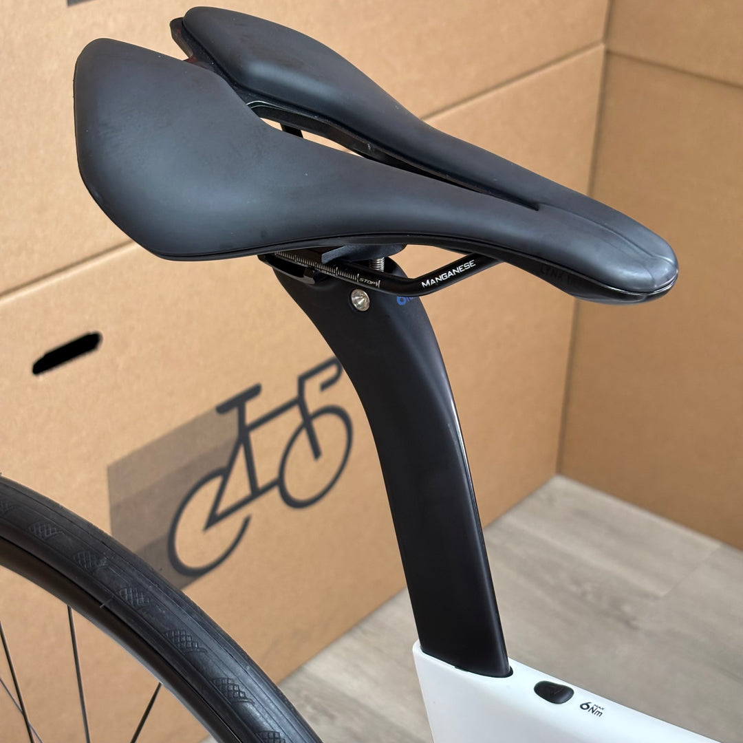 Used Pinarello F5, Disc Shimano 105 Di2, Carbon Fiber Road Bike, 51.5 (54cm)