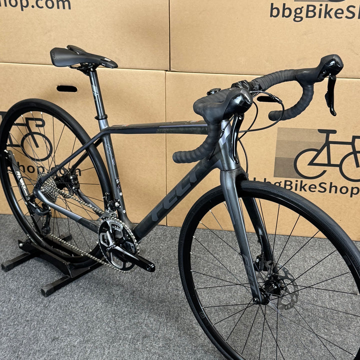 Used Felt VR5, Disc Carbon Fiber Road Bike, 11-speed Shimano 105, 51cm