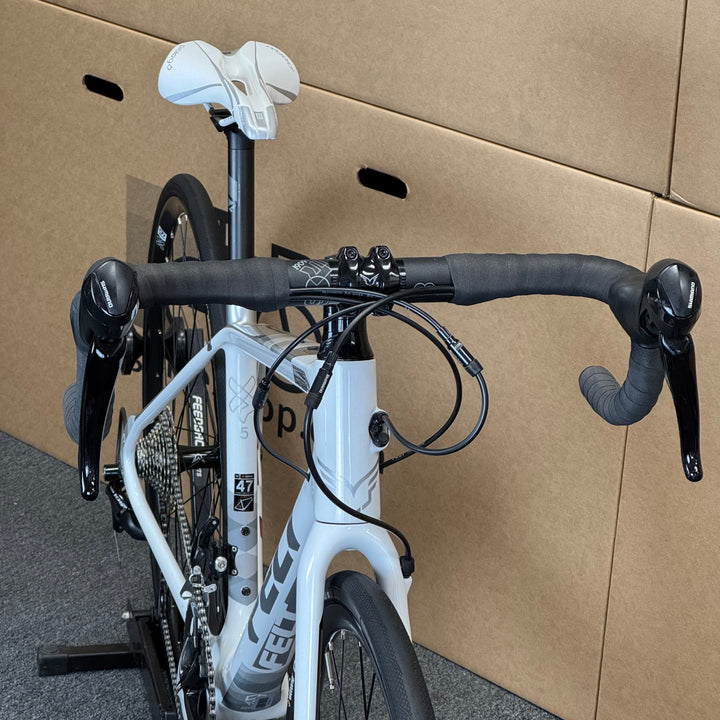 Used Felt VR5W, Disc Carbon Fiber Road Bike, 11-speed Shimano 105, 47cm