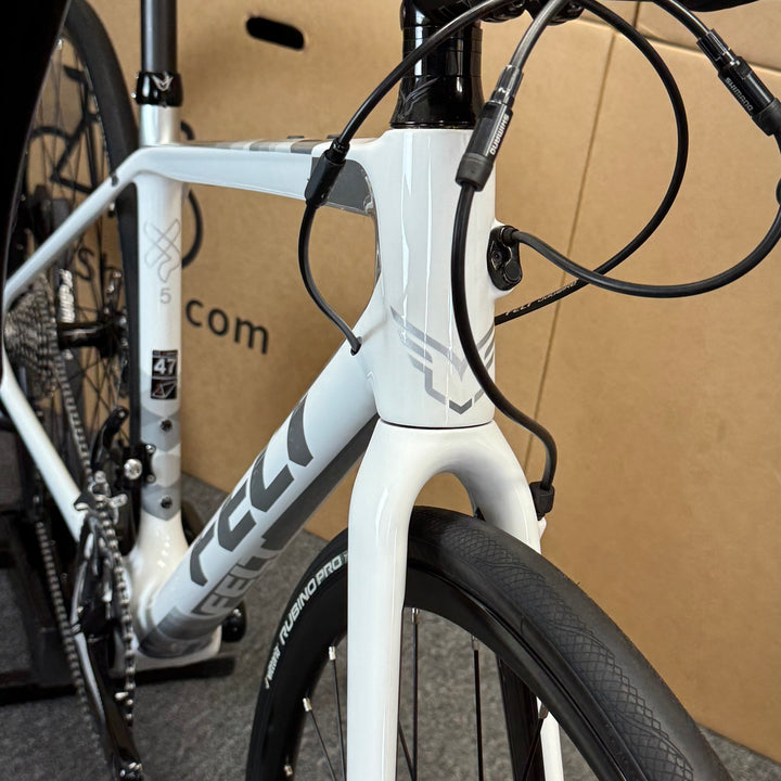 Used Felt VR5W, Disc Carbon Fiber Road Bike, 11-speed Shimano 105, 47cm