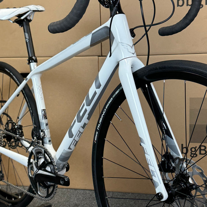 Used Felt VR5W, Disc Carbon Fiber Road Bike, 11-speed Shimano 105, 47cm