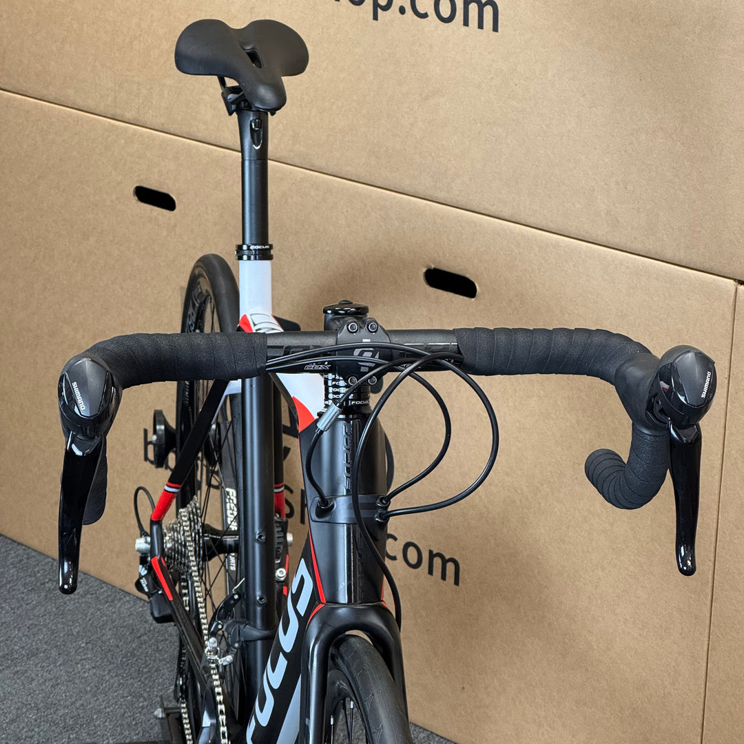 Used Focus Cayo Disc, Carbon Fiber Road Bike, Medium