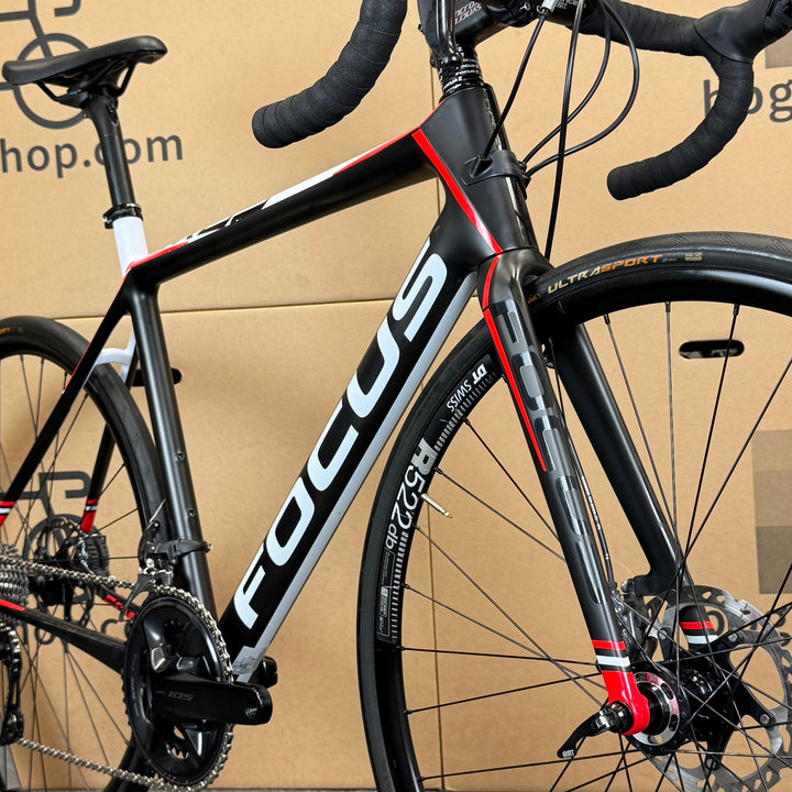 Used Focus Cayo Disc, Carbon Fiber Road Bike, Medium