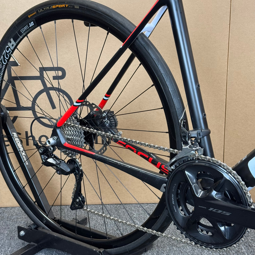 Used Focus Cayo Disc, Carbon Fiber Road Bike, Medium