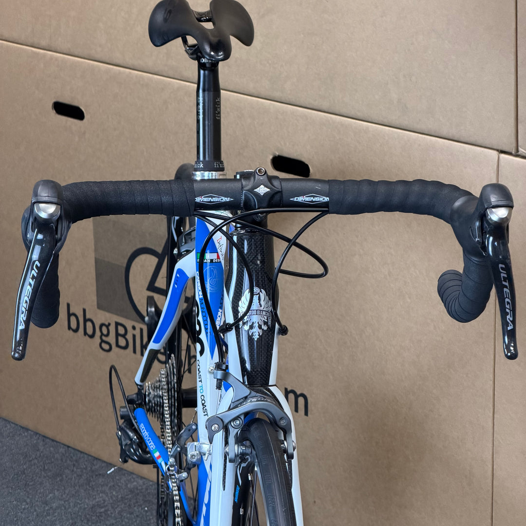 Used Bianchi Infinito, 11-speed Shimano Ultegra, Carbon Fiber Road Bike, 53cm