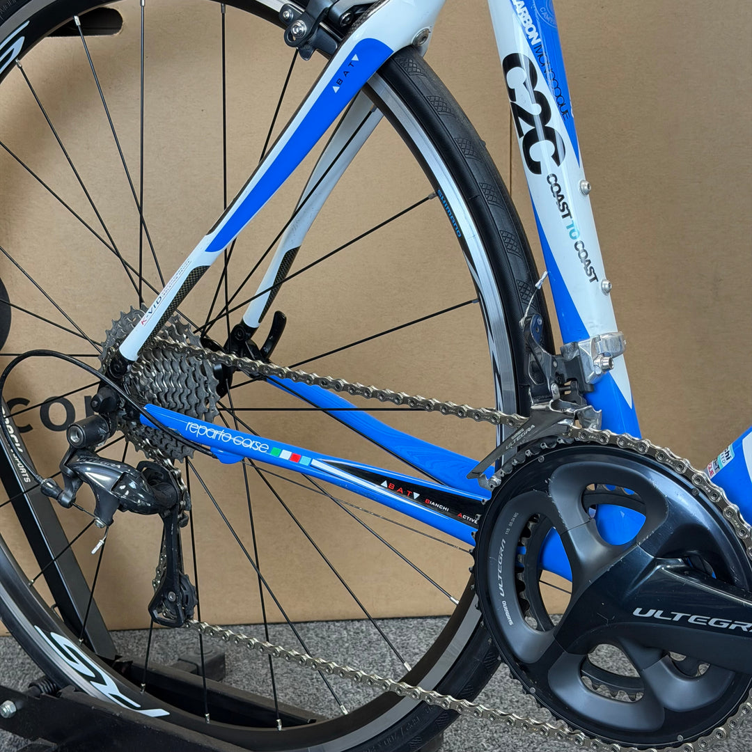 Used Bianchi Infinito, 11-speed Shimano Ultegra, Carbon Fiber Road Bike, 53cm