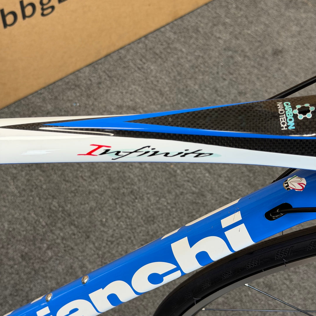 Used Bianchi Infinito, 11-speed Shimano Ultegra, Carbon Fiber Road Bike, 53cm
