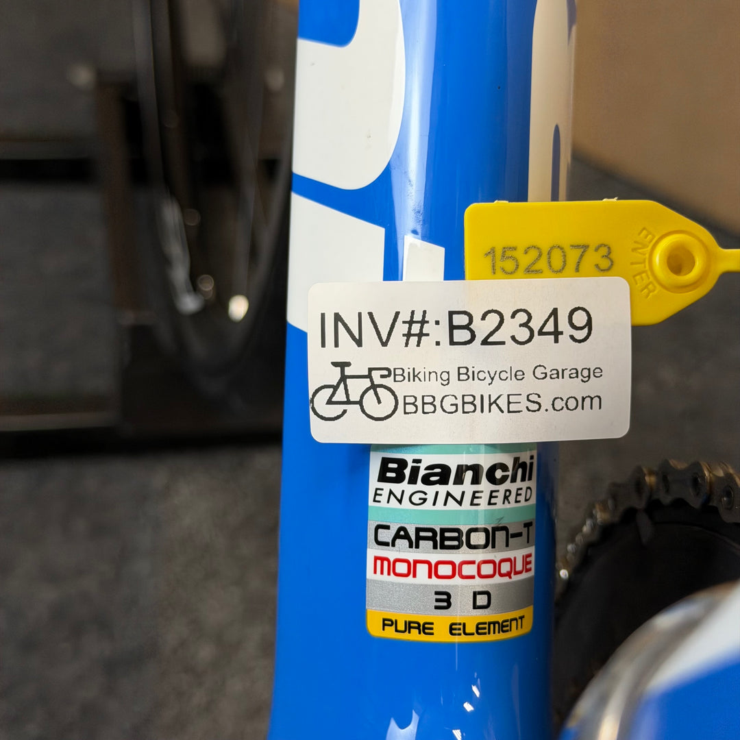 Used Bianchi Infinito, 11-speed Shimano Ultegra, Carbon Fiber Road Bike, 53cm