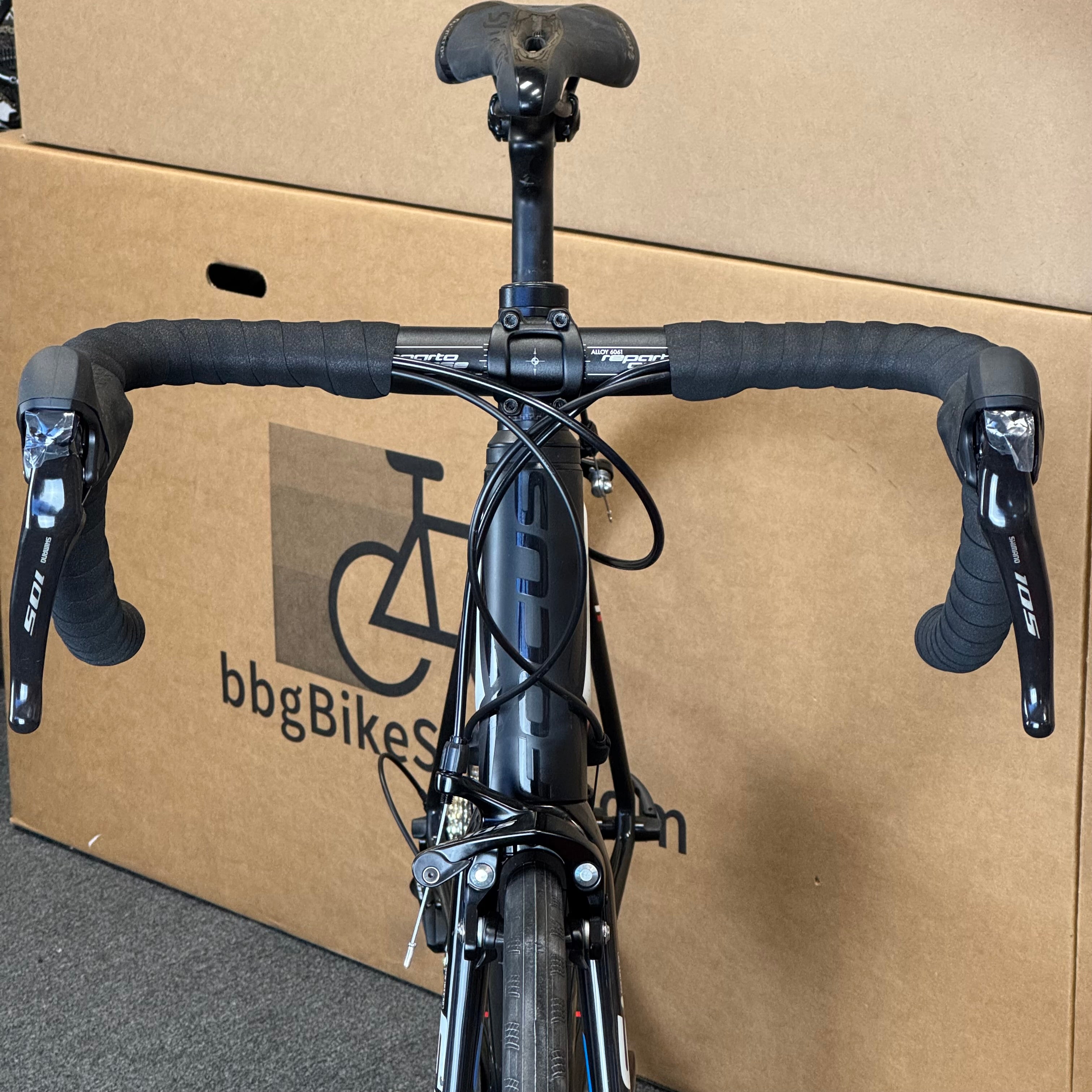 Used Focus Izalco Max, 11-speed Shimano 105, Carbon Fiber Road
