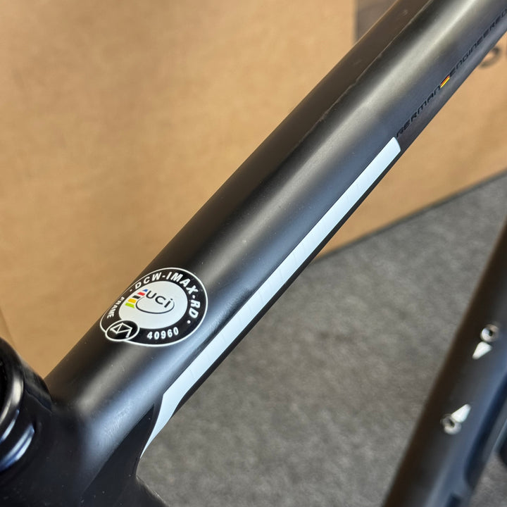 Used Focus Izalco Max, 11-speed Shimano 105, Carbon Fiber Road Bike-2015, 56cm