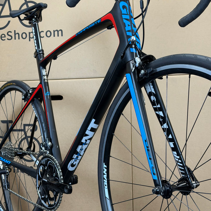 Used Giant Defy, Carbon Fiber Road Bike-2014, Medium / Large 56cm